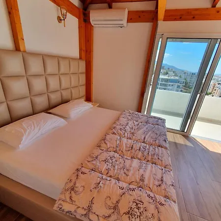 Duplex Penthouse Sarandë
