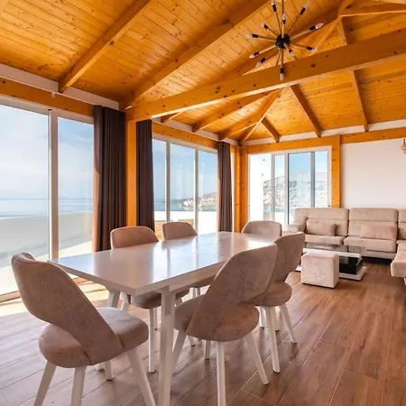 Duplex Penthouse * Sarandë